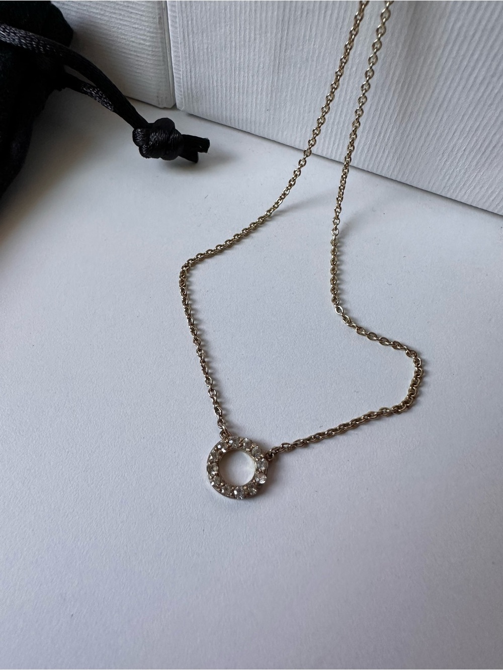 Mejuri 18k Gold Pavé Halo Circle Necklace with Chain - Picture 2 of 8